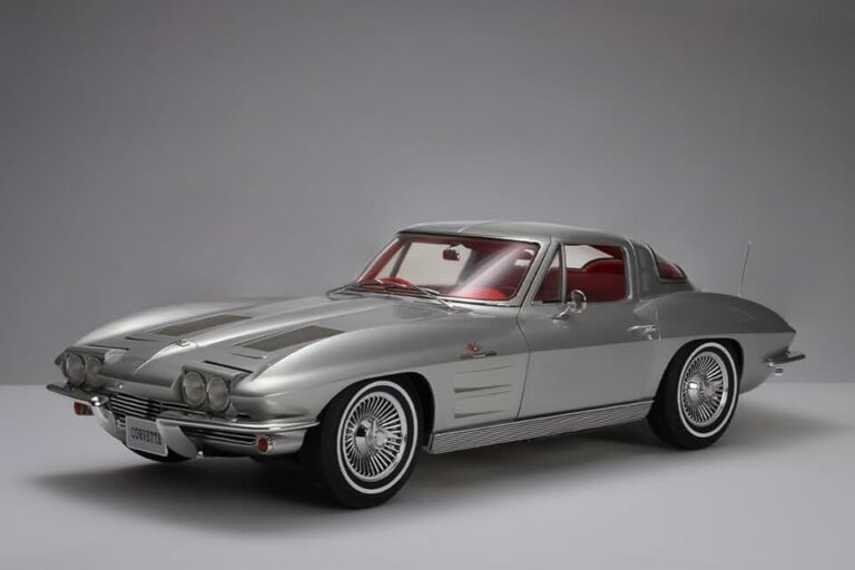Agora Models Corvette Sting Ray